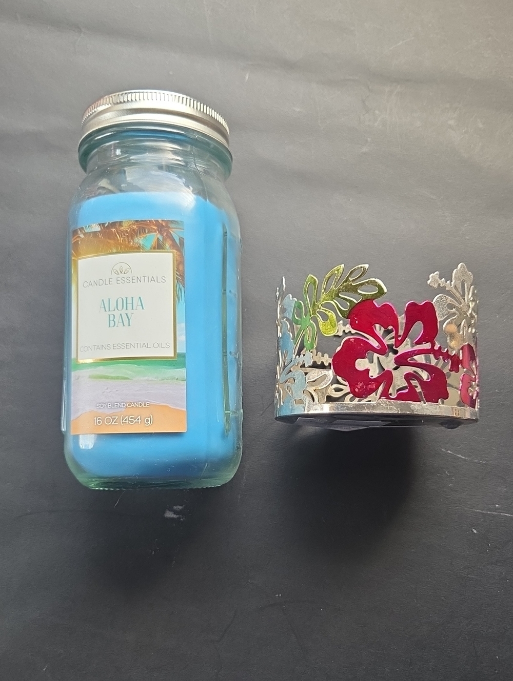 Essentials Aloha Bay Blue Jar Candle - Refreshing Scent And Candle Holder